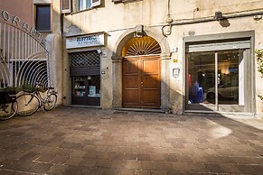 JOIVY Chic Studio in Como Centre