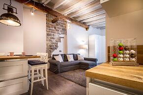 JOIVY Chic Studio in Como Centre