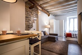 JOIVY Chic Studio in Como Centre