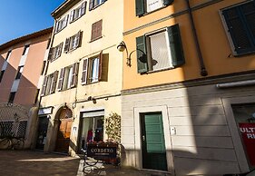 JOIVY Chic Studio in Como Centre