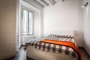 JOIVY Chic Studio in Como Centre