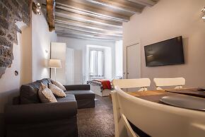 JOIVY Chic Studio in Como Centre