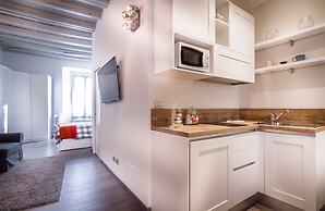 JOIVY Chic Studio in Como Centre