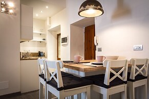 JOIVY Chic Studio in Como Centre