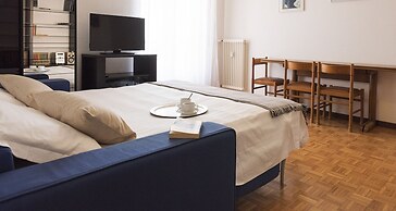 JOIVY Welcoming 1BR apt next to Villa Olmo