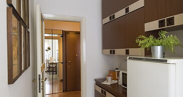 JOIVY Welcoming 1BR apt next to Villa Olmo