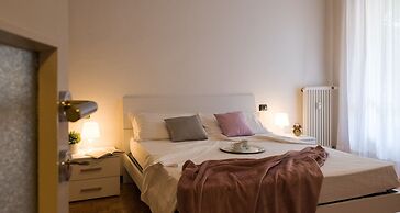 JOIVY Welcoming 1BR apt next to Villa Olmo