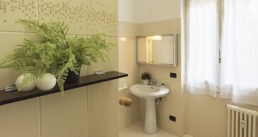 JOIVY Welcoming 1BR apt next to Villa Olmo