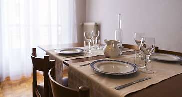 JOIVY Welcoming 1BR apt next to Villa Olmo