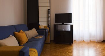 JOIVY Welcoming 1BR apt next to Villa Olmo