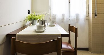 JOIVY Welcoming 1BR apt next to Villa Olmo