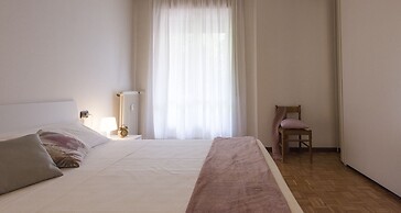 JOIVY Welcoming 1BR apt next to Villa Olmo