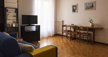 JOIVY Welcoming 1BR apt next to Villa Olmo