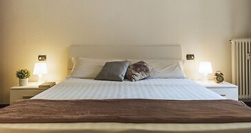 JOIVY Welcoming 1BR apt next to Villa Olmo