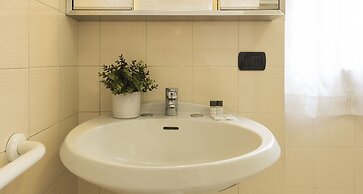 JOIVY Welcoming 1BR apt next to Villa Olmo