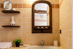 JOIVY Attic on the Lake