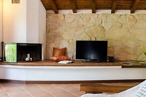 JOIVY Attic on the Lake