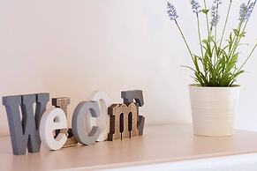 JOIVY Attic on the Lake