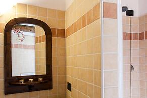 JOIVY Attic on the Lake