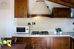 JOIVY Attic on the Lake