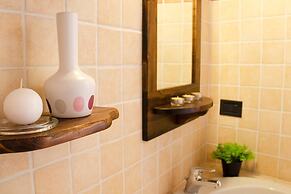 JOIVY Attic on the Lake