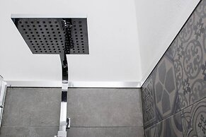 JOIVY Cute 1-bedroom flat next to Lake Como