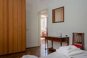 JOIVY Band House di Fronte al Terminal Traghetti