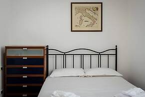 JOIVY Band House di Fronte al Terminal Traghetti