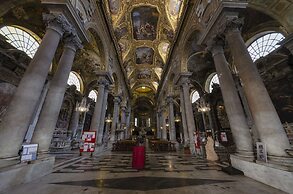 JOIVY Piazza Dei Greci Nel Cuore Della Storia