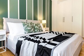 JOIVY Lotto Square Apartment