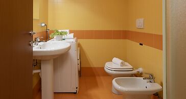 JOIVY Vibrant Studio Near Train Station