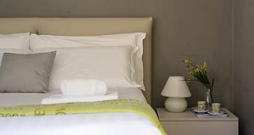 JOIVY Vibrant Studio Near Train Station