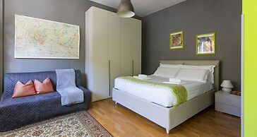 JOIVY Vibrant Studio Near Train Station