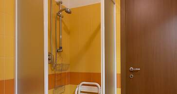 JOIVY Vibrant Studio Near Train Station