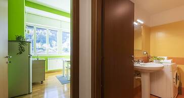 JOIVY Vibrant Studio Near Train Station