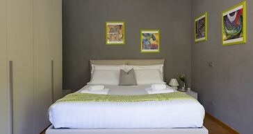 JOIVY Vibrant Studio Near Train Station