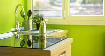 JOIVY Vibrant Studio Near Train Station