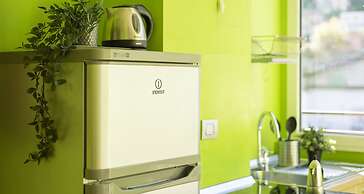 JOIVY Vibrant Studio Near Train Station