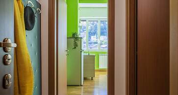 JOIVY Vibrant Studio Near Train Station