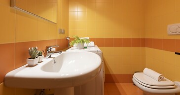 JOIVY Vibrant Studio Near Train Station