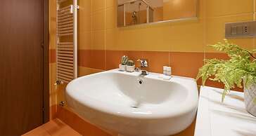 JOIVY Vibrant Studio Near Train Station