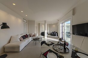 JOIVY The Private View