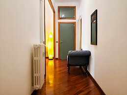 JOIVY Wooden Guerrini Apartment