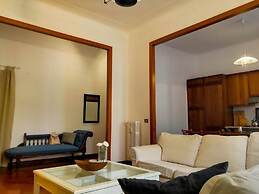 JOIVY Wooden Guerrini Apartment