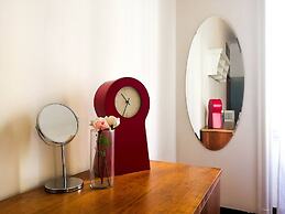 JOIVY Wooden Guerrini Apartment