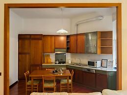 JOIVY Wooden Guerrini Apartment