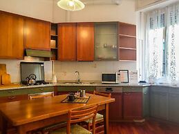 JOIVY Wooden Guerrini Apartment