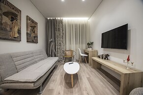 Ornament Suites Nilie Hospitality MGMT