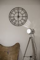 Ornament Suites Nilie Hospitality MGMT