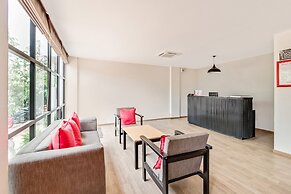 Capital O 61292 Manyata Sterling